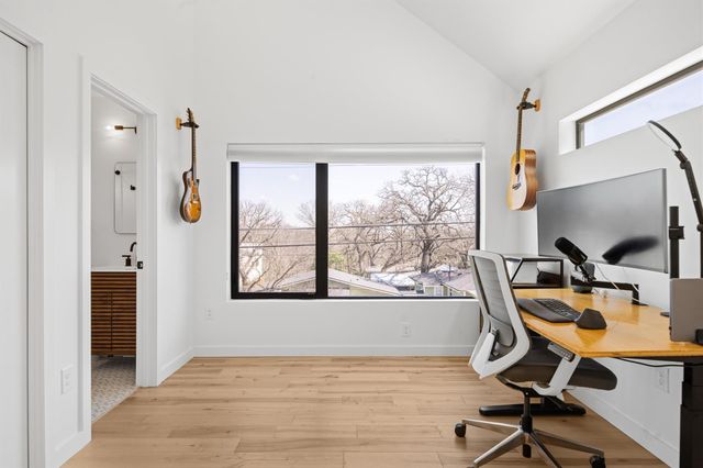 1202 Greenwood Ave, Austin, TX 78721