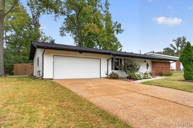 12453 Westport Drive, St Louis, MO 63146