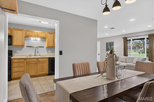 12453 Westport Drive, St Louis, MO 63146