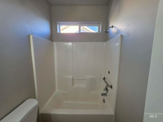 929 22nd Ave E, Jerome, ID 83338