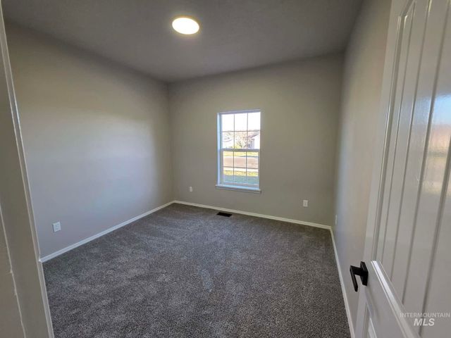 929 22nd Ave E, Jerome, ID 83338