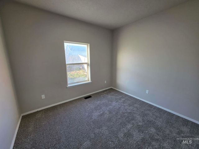 929 22nd Ave E, Jerome, ID 83338