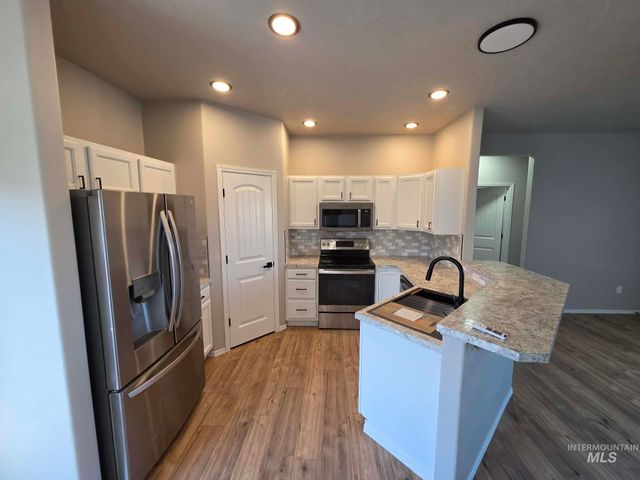 929 22nd Ave E, Jerome, ID 83338