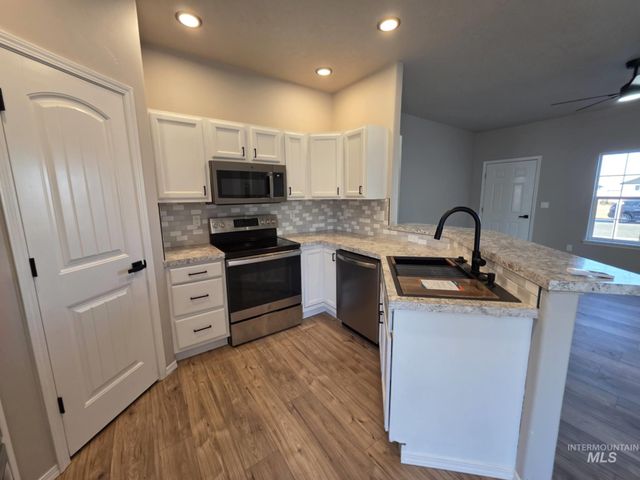 929 22nd Ave E, Jerome, ID 83338