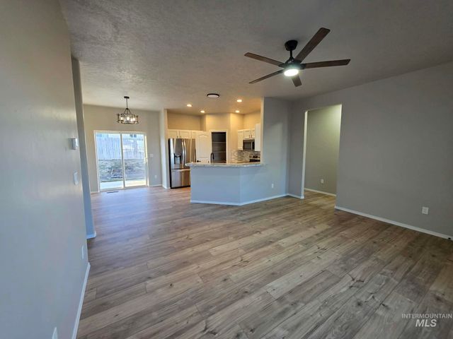 929 22nd Ave E, Jerome, ID 83338