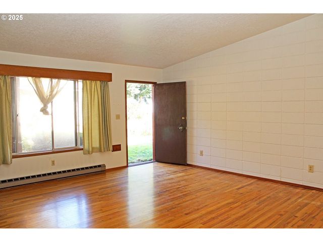 623 Ne 74TH Ave, Portland, OR 97213