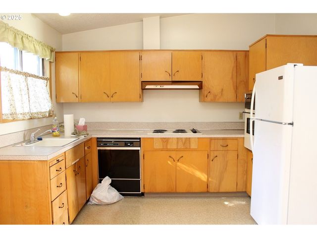 623 Ne 74TH Ave, Portland, OR 97213