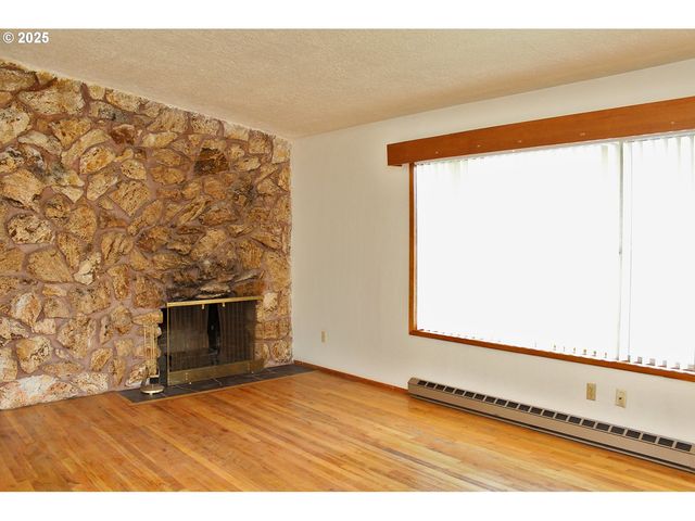 623 Ne 74TH Ave, Portland, OR 97213