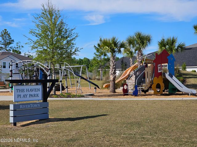 507 NARROWLEAF Drive, St. Johns, FL 32259