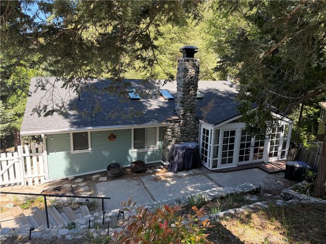 1076 Calanda, Crestline, CA 92325