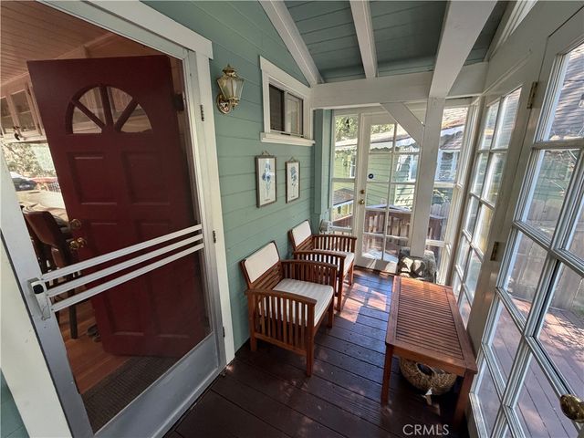 1076 Calanda, Crestline, CA 92325