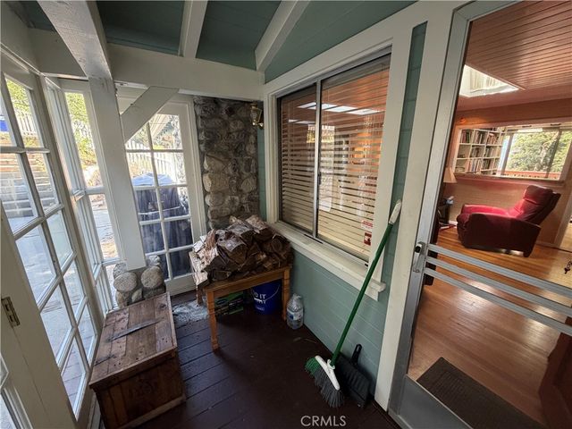 1076 Calanda, Crestline, CA 92325