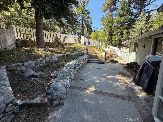 1076 Calanda, Crestline, CA 92325