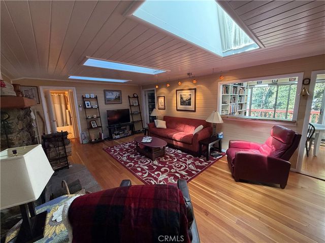 1076 Calanda, Crestline, CA 92325