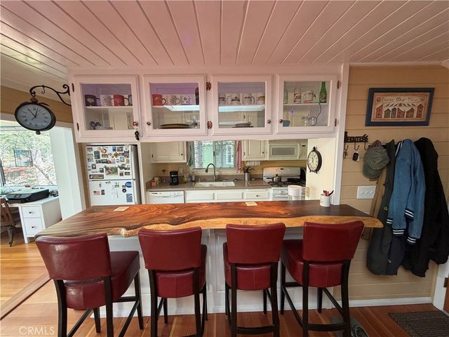 1076 Calanda, Crestline, CA 92325