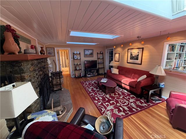 1076 Calanda, Crestline, CA 92325