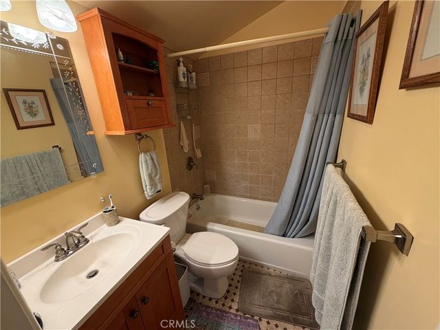 1076 Calanda, Crestline, CA 92325