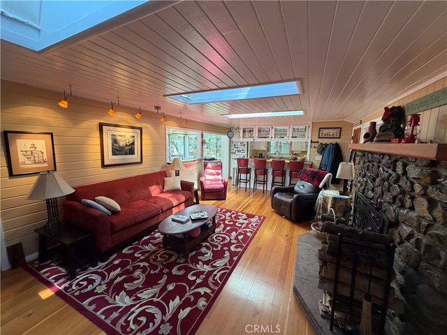 1076 Calanda, Crestline, CA 92325