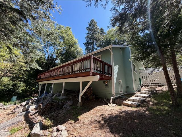1076 Calanda, Crestline, CA 92325