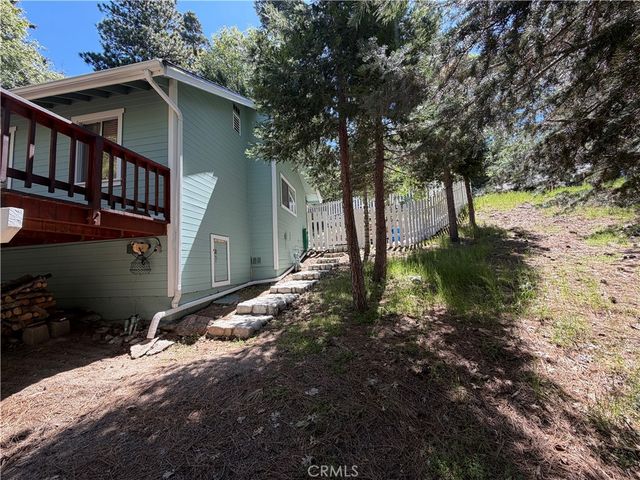 1076 Calanda, Crestline, CA 92325