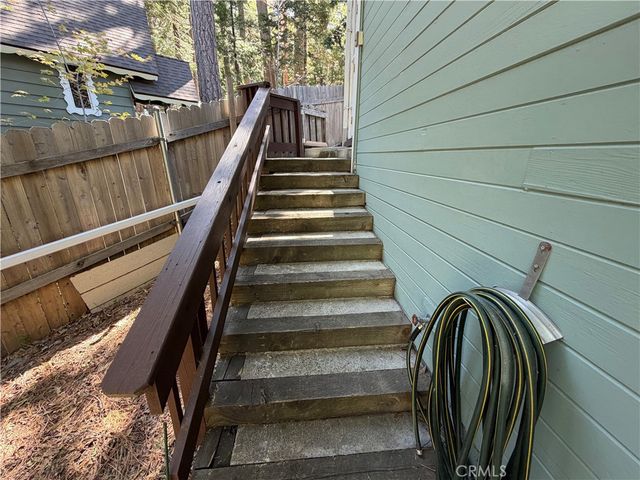 1076 Calanda, Crestline, CA 92325