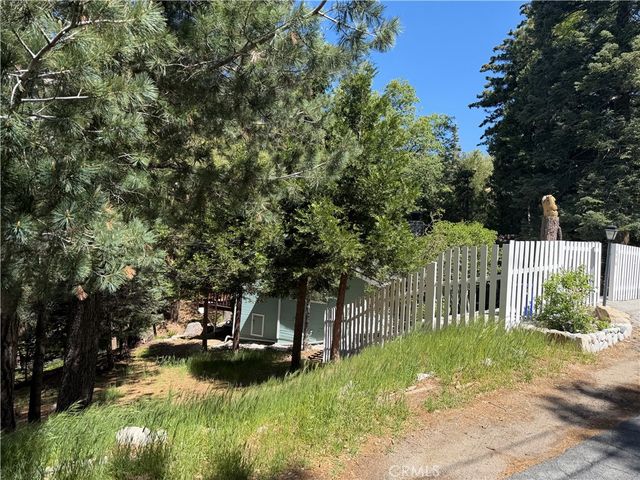 1076 Calanda, Crestline, CA 92325