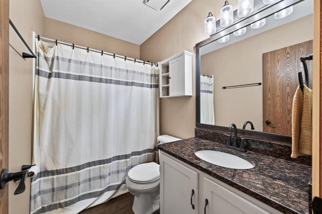 4464 Mccoll Drive, Savage, MN 55378