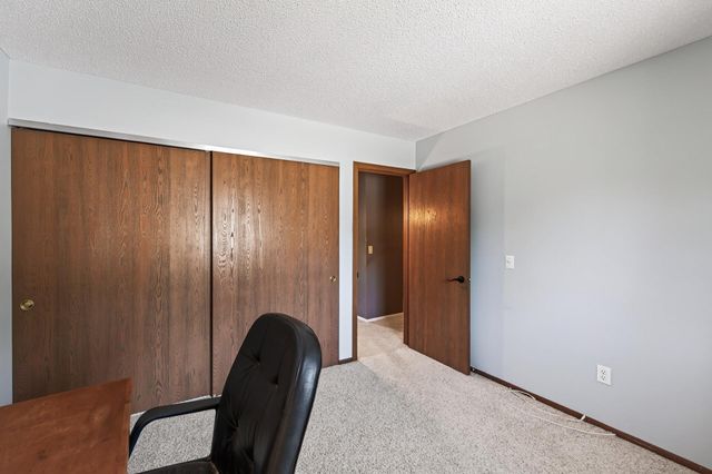 4464 Mccoll Drive, Savage, MN 55378