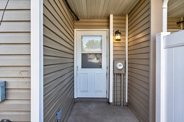 4464 Mccoll Drive, Savage, MN 55378