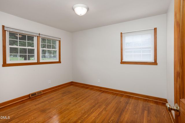 109 S Tenth Street, Mebane, NC 27302