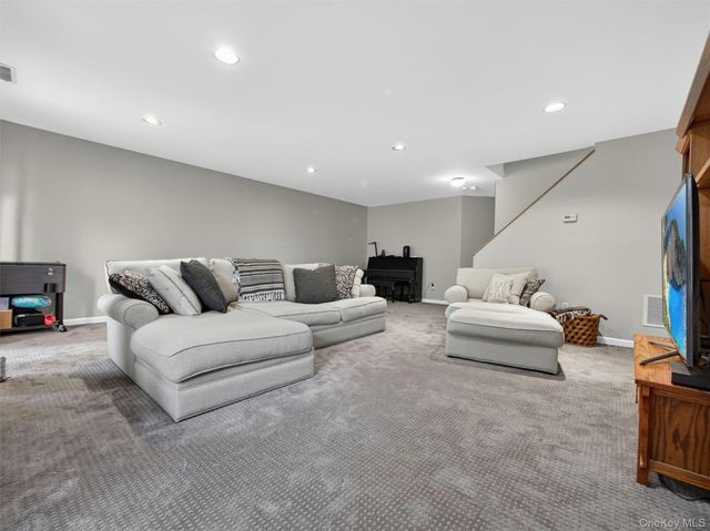 71 Crystal Hill Drive, Pomona, NY 10970