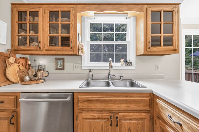 1330 Barkley Hills Cir, Clarksville, TN 37040