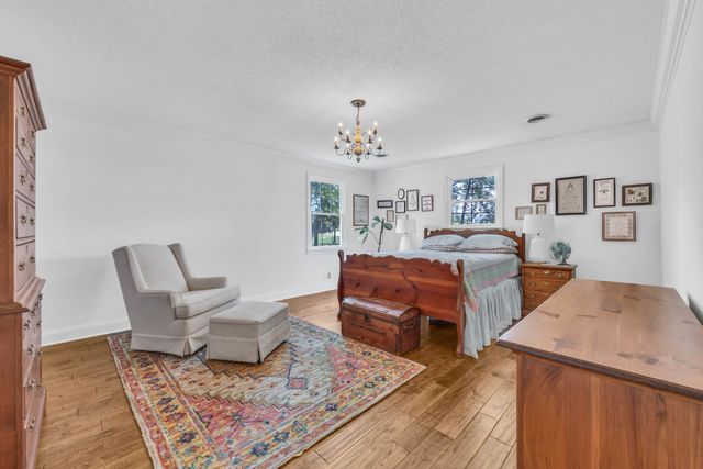 1330 Barkley Hills Cir, Clarksville, TN 37040