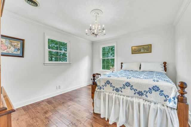 1330 Barkley Hills Cir, Clarksville, TN 37040