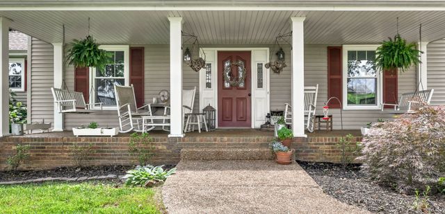 1330 Barkley Hills Cir, Clarksville, TN 37040