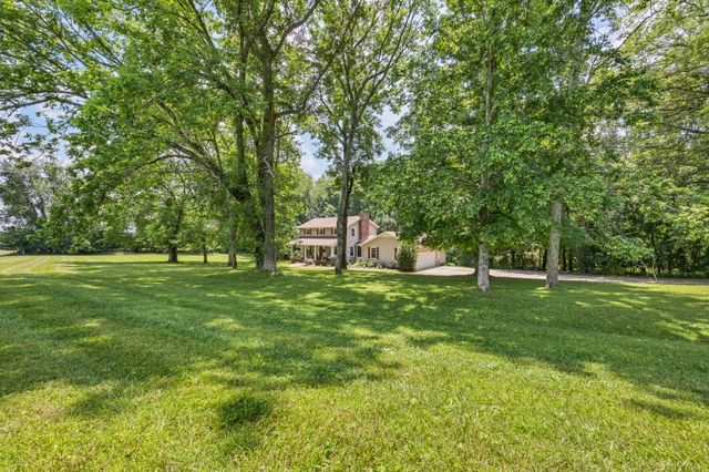 1330 Barkley Hills Cir, Clarksville, TN 37040