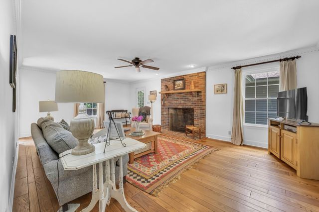 1330 Barkley Hills Cir, Clarksville, TN 37040