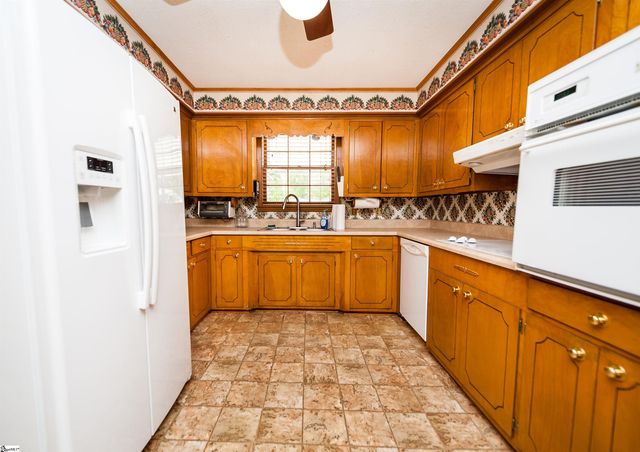 108 Ridgeway Drive, Spartanburg, SC 29301