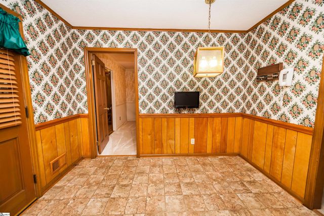 108 Ridgeway Drive, Spartanburg, SC 29301