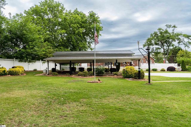 108 Ridgeway Drive, Spartanburg, SC 29301