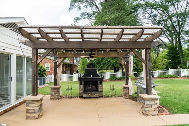 108 Ridgeway Drive, Spartanburg, SC 29301