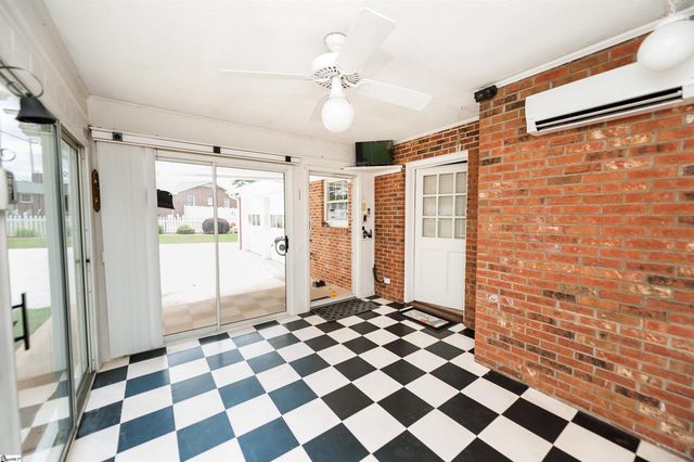 108 Ridgeway Drive, Spartanburg, SC 29301
