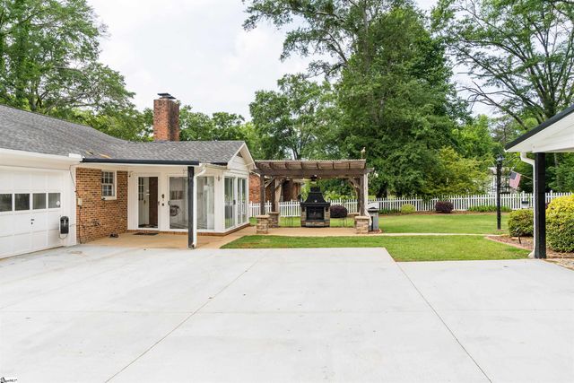 108 Ridgeway Drive, Spartanburg, SC 29301