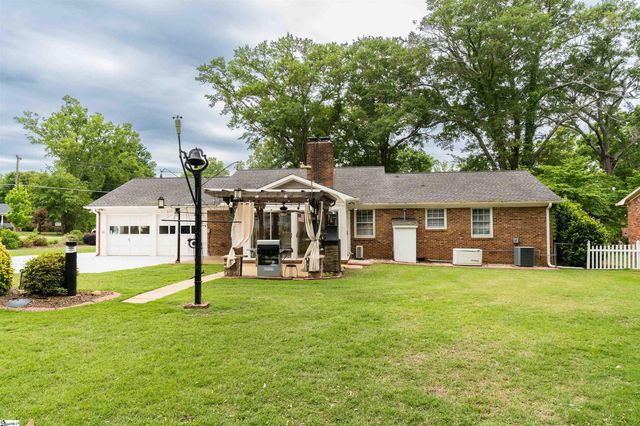 108 Ridgeway Drive, Spartanburg, SC 29301