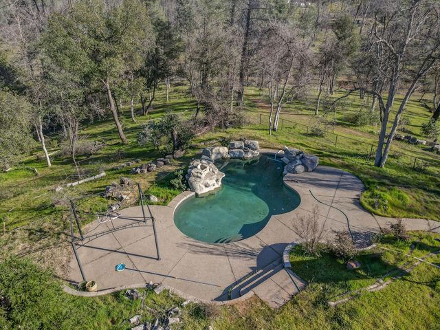 10049 Tilton Mine Road, Redding, CA 96001