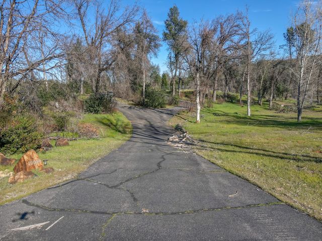 10049 Tilton Mine Road, Redding, CA 96001