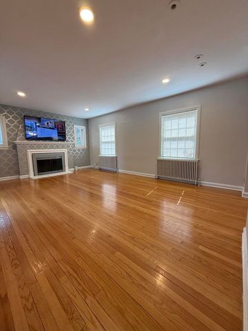 6800 N Knox Avenue, Lincolnwood, IL 60712