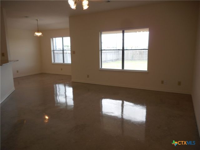 102 Gemini Court, Victoria, TX 77901