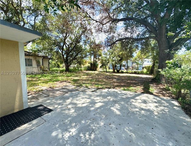 730 NW 15th Ter, Fort Lauderdale, FL 33311
