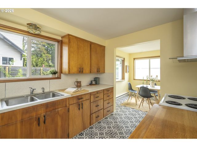 11826 Se HAROLD St, Portland, OR 97266